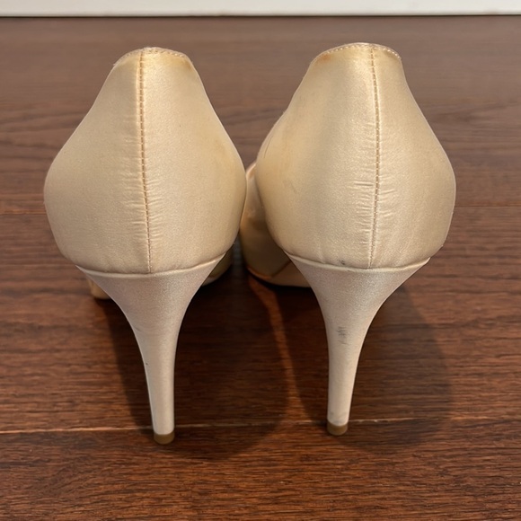 JIMMY Choo Women’s Cream Satin Peep Toe Pumps Size 41 / 11 - Picture 5 of 9